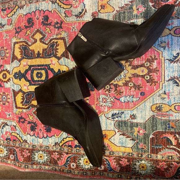 Circus by Sam Edelman black leather pony hair boots w/ buckle. Barely worn - Picture 3 of 4